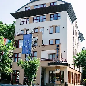 Hotel Mediterran, Budapešť